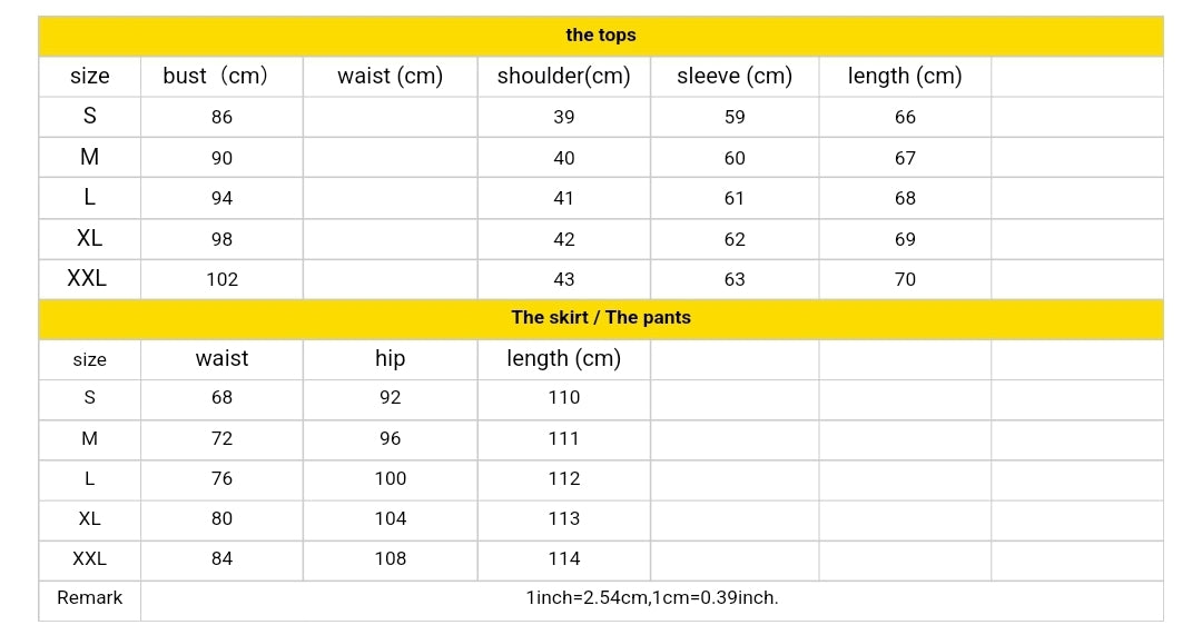 Blazer + pantalón negro con detalles en lentejuelas y piedras de color