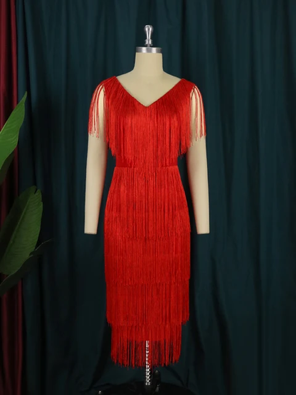 Vestido de flecos disponible también en rojo