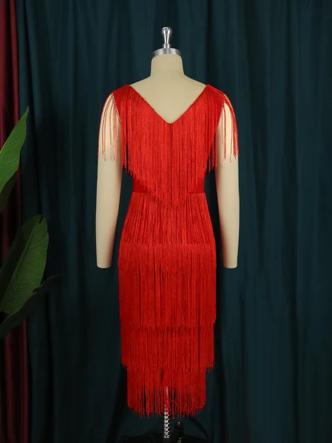 Vestido de flecos disponible también en rojo