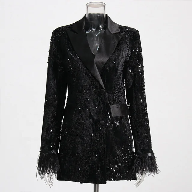 Blazer negro lentejuelas y plumas en mangas