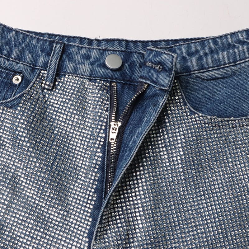 Jeans con brillantes en parte delantera con pata ancha