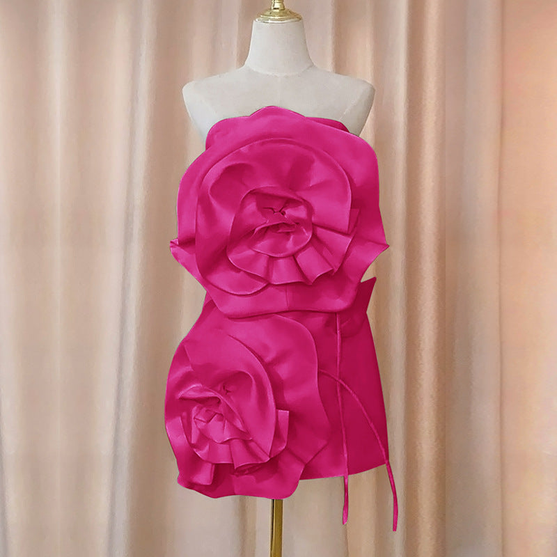 Vestido elegante corto color rosa , flores en relieve