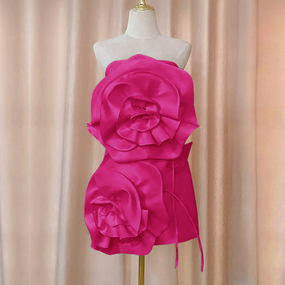 Vestido elegante corto color rosa , flores en relieve