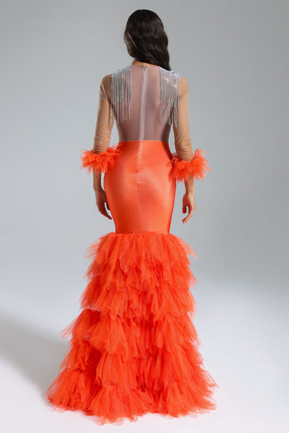 Vestido de Gala naranja con bajo en vuelos y plumas en mangas/ocsgal