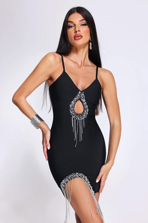 Vestido negro bandage con detalles en cadenas y perlas