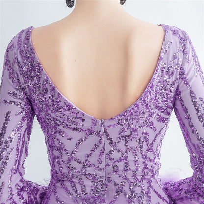 Vestido de gala color Lila manga larga con detalle en plumas y lentejuela / Bella