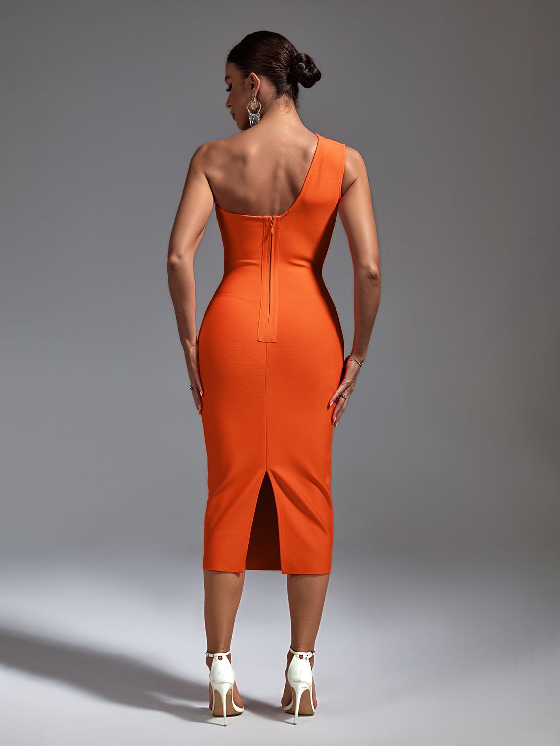 Vestido naranja  hombro descubierto