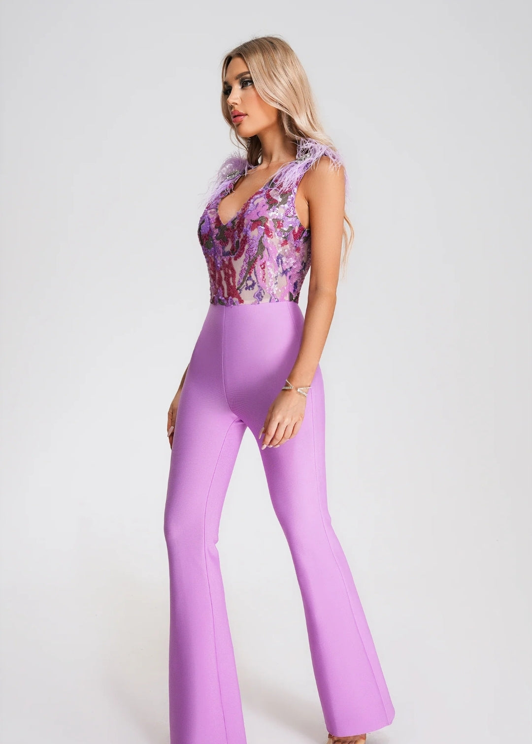 Mono Rosa con detalles en hombro