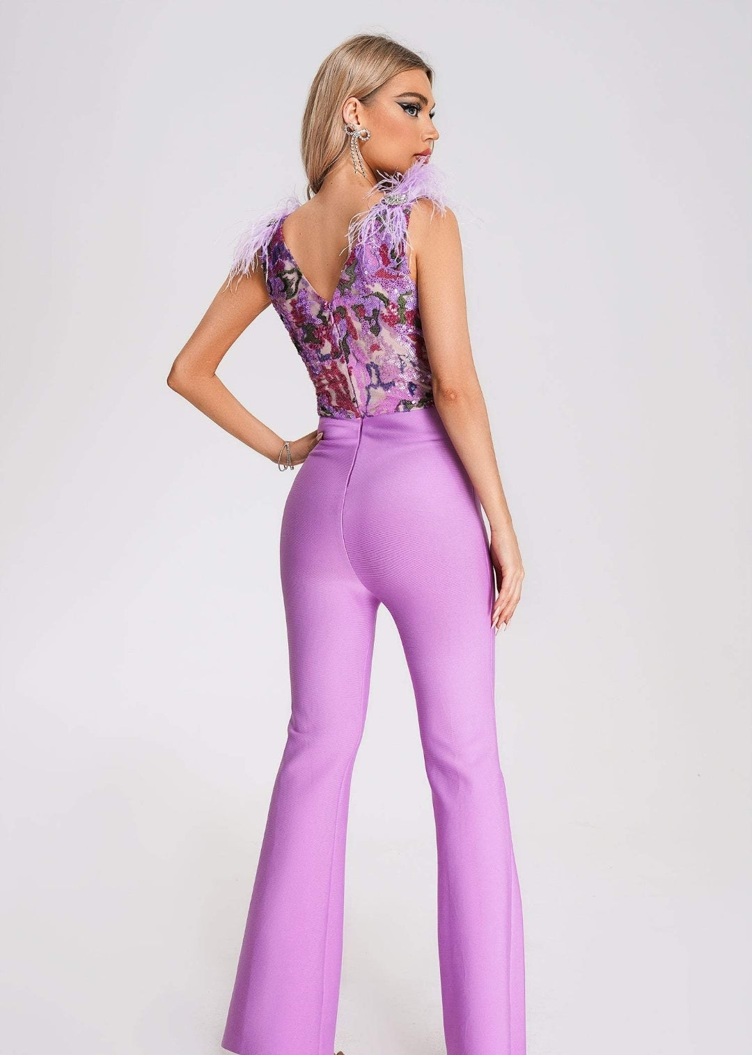 Mono Rosa con detalles en hombro