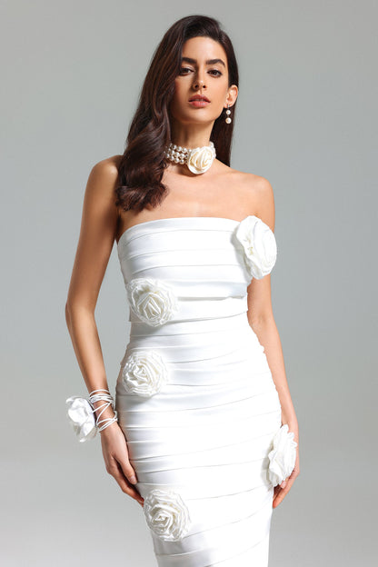 Vestido plisado blanco bandage con flores blanca