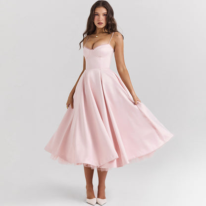 Vestido color Rosa con tul en falda , vestido bajo con corte elegante , encaje en escote.