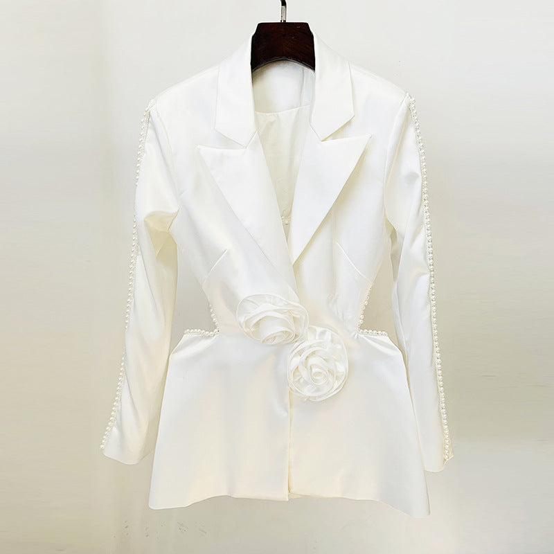 Conjunto blazer + pantalón blanco espalda descubierta , detalles de perlas