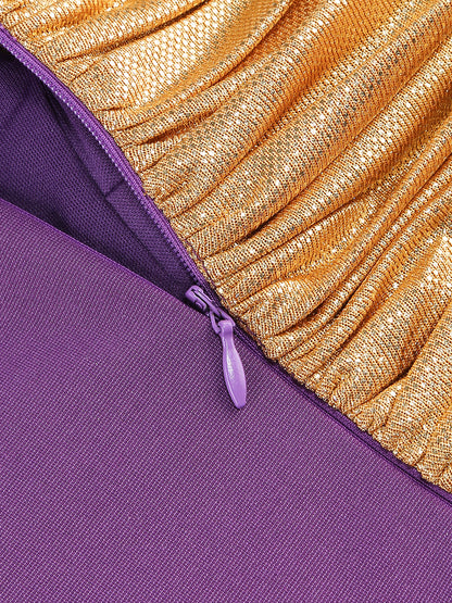 Vestido lila y dorado con manga larga y hombro descubierto