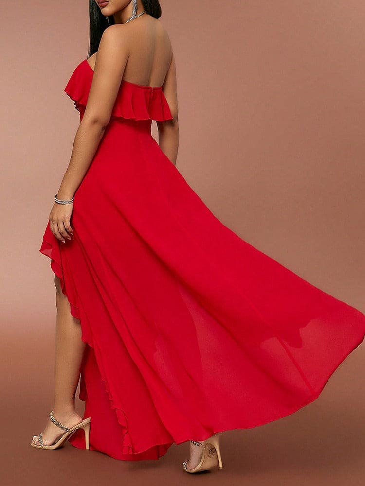 Vestido largo rojo, con vuelos en escote y falda