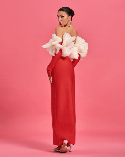 Vestido largo de bandage color rojo , y manga larga detalles en flores