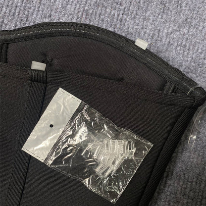 Vestido bandage negro con detalle de corazón plateado , acabado en corset