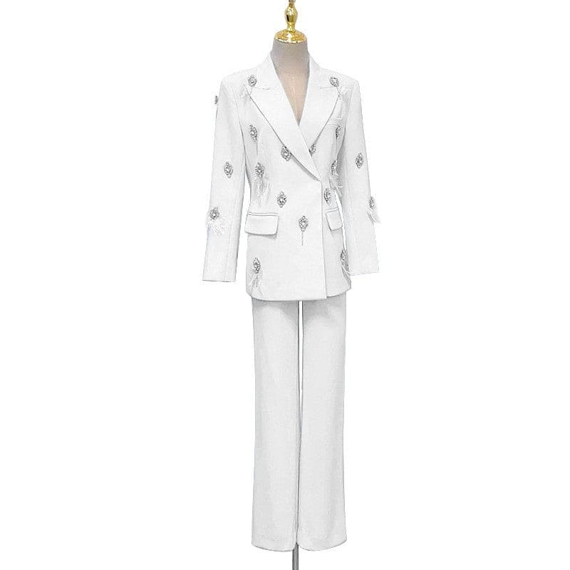 Blazer + pantalón color blanco detalles de plumas blancas y cristales , pantalón ancho con preciosos acabados