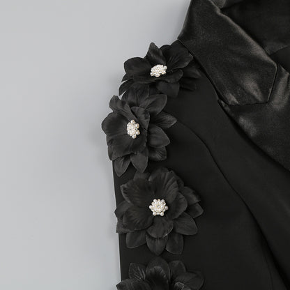 Blazer + pantalón color negro con flores en manga en perlas blancas